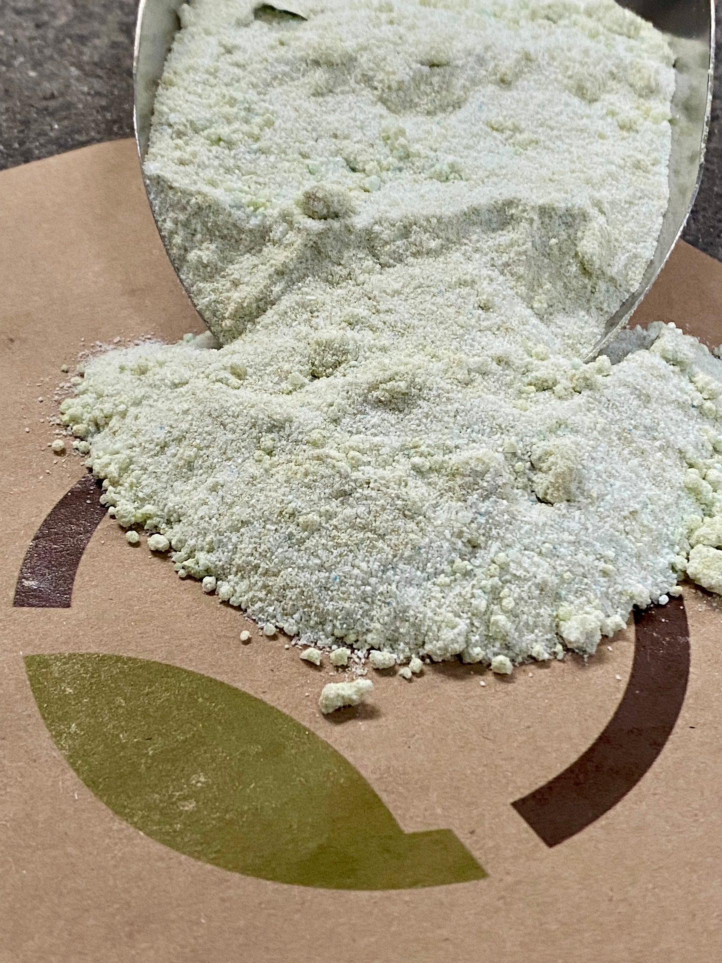 Strawberry Fertilizer 8-12-32 | Chelated Micronutrients | Hydroponics, Soil & Foliar Application